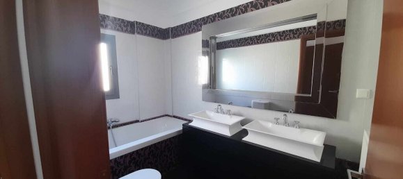  T4 em Thessaloniki, Greece N.º 2755 23