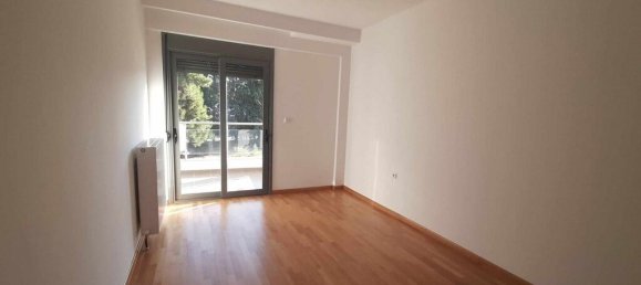  T4 em Thessaloniki, Greece N.º 2755 21