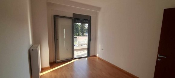  T4 em Thessaloniki, Greece N.º 2755 18