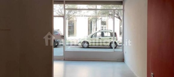 Propiedad comercial de 1 habitación en Saronno, Italy No. 160930 9