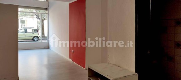 Propiedad comercial de 1 habitación en Saronno, Italy No. 160930 10