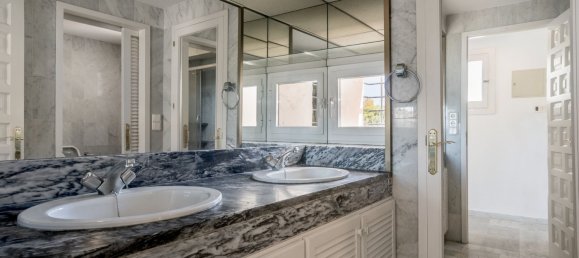 2 bedrooms Penthouse in Marbella, Spain No. 56949 25