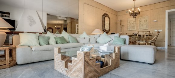 2 bedrooms Penthouse in Marbella, Spain No. 56949 2