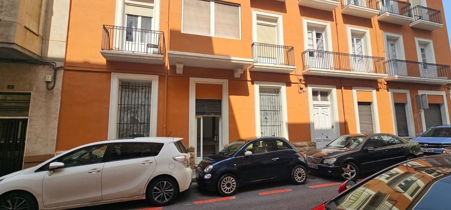 Propiedad comercial en Alicante, Spain 190 m² No. 150704