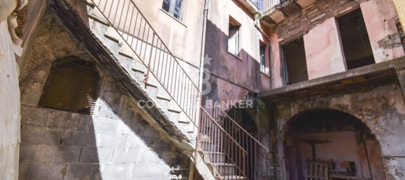 Дом с 7 спальнями в Ачиреале, Италия № 48946 4