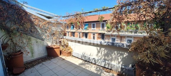 2 bedrooms Apartment in Milan, Italy No. 360114 17