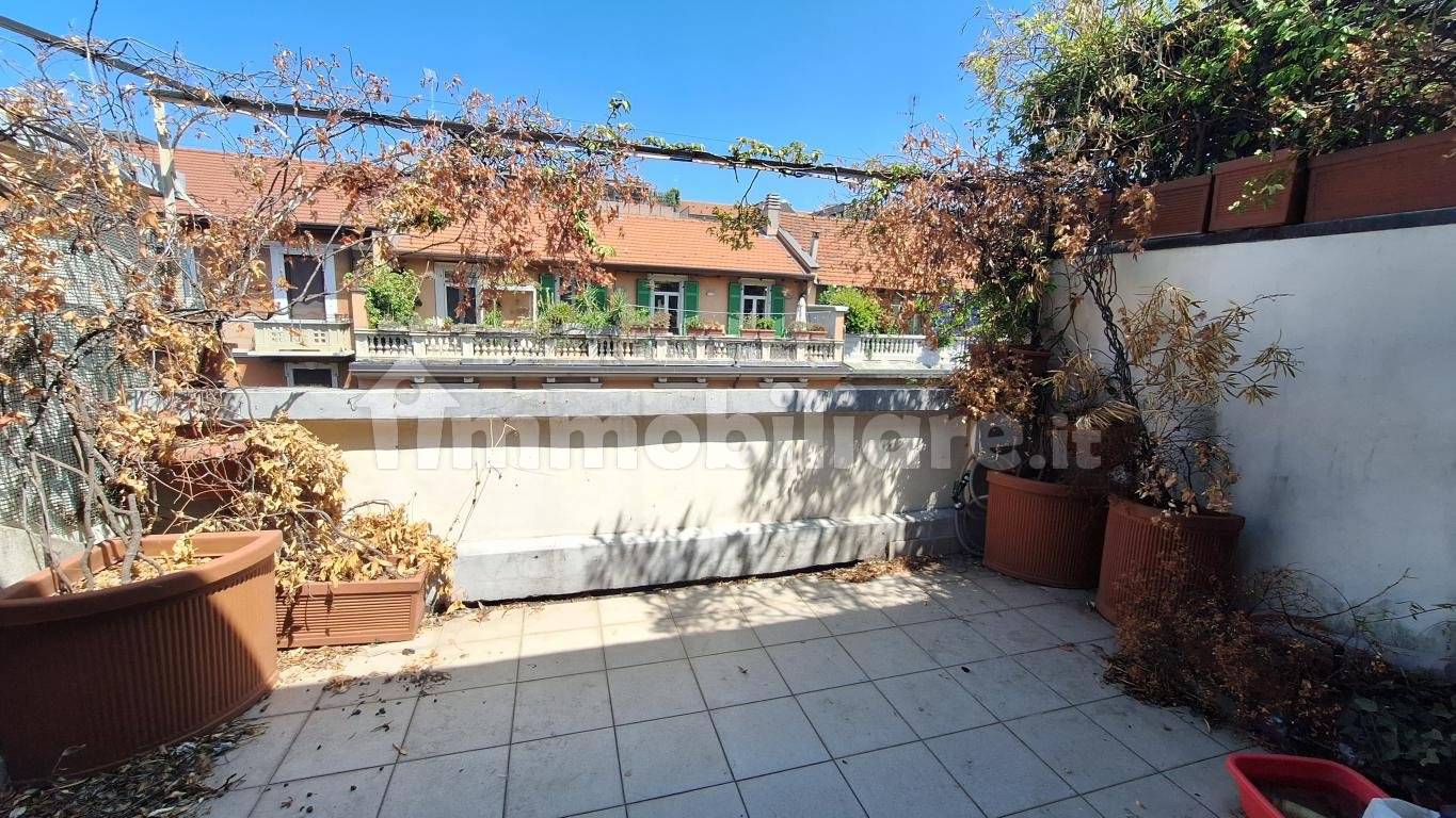 2 bedrooms Apartment in Milan, Italy No. 360114