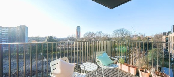 2 bedrooms Apartment in London, United Kingdom No. 7582 4