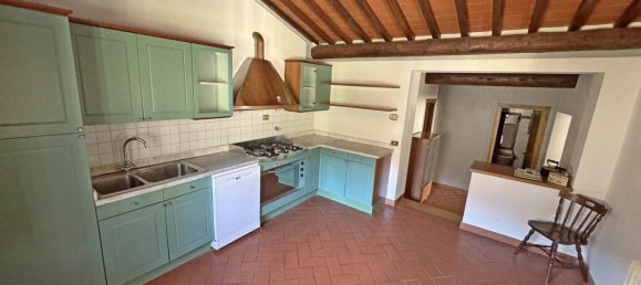 5 rooms House in Vaiano, Italy No. 11597 8