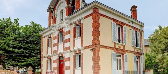 5 bedrooms House in Montargis, France No. 249643 14