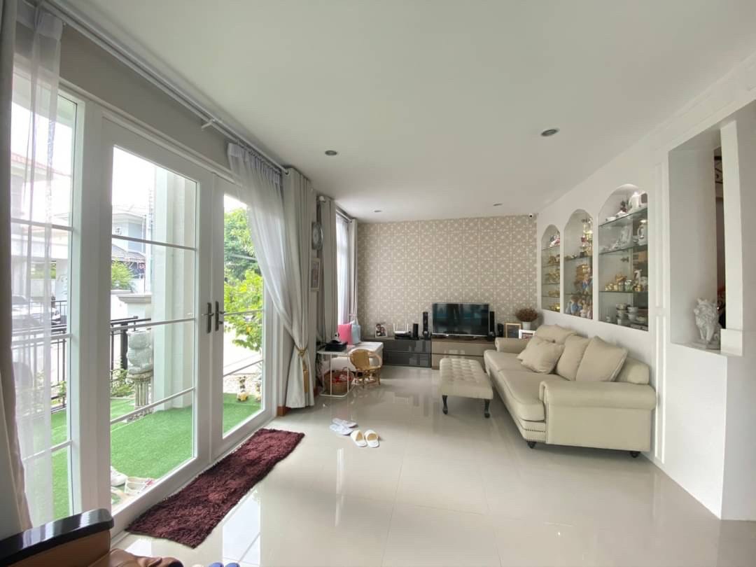 Villa de 4 dormitorios en Prawet, Thailand No. 62713