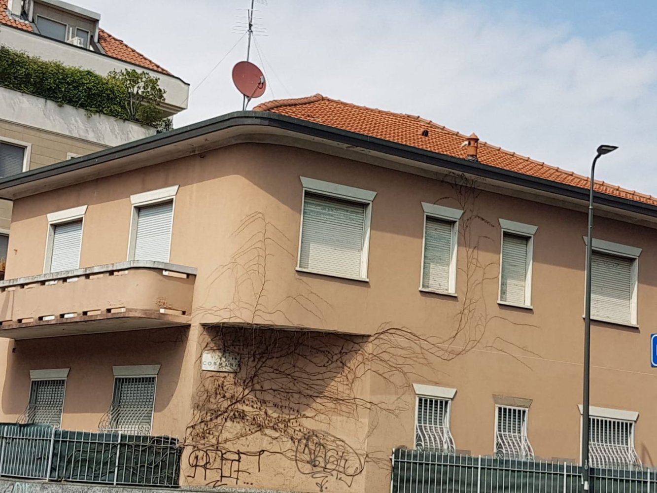 13 bedrooms House in Milan, Italy No. 389754