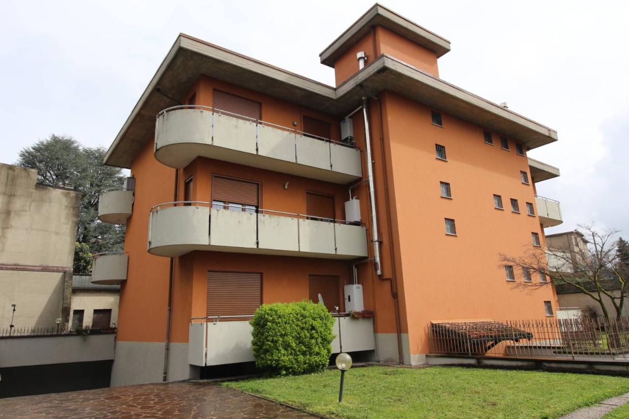 Apartamento de 3 habitaciónes en Bulciago, Italy No. 40853