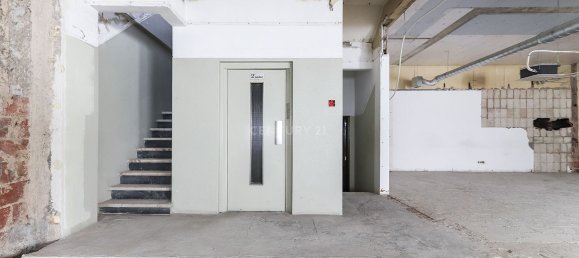 908m² Office in Lisbon, Portugal No. 11821 21