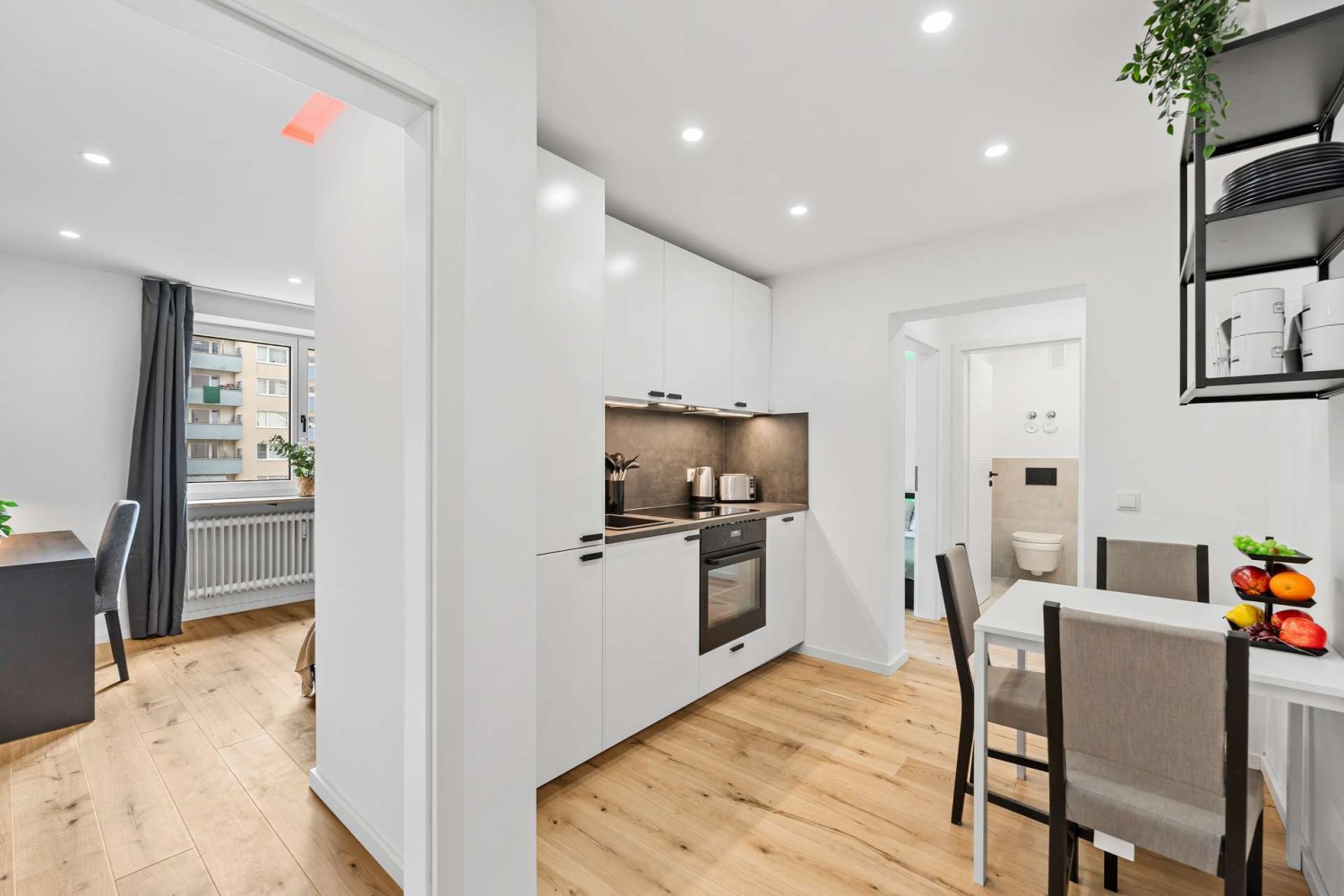 Квартира с 4 спальнями в Мюнхен, Германия № 355397