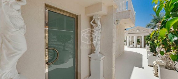 6 bedrooms Villa in Adeje, Spain No. 117144 11