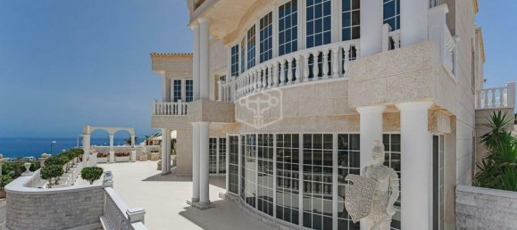 6 bedrooms Villa in Adeje, Spain No. 117144 2