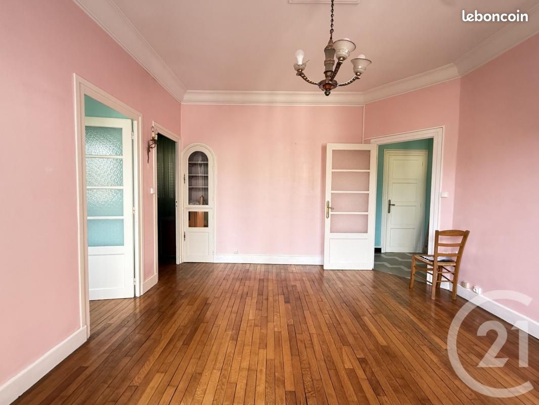 Apartamento de 3 dormitorios en Grenoble, France No. 322456