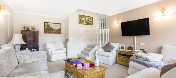 4 bedrooms House in Hertford, United Kingdom No. 6539 2