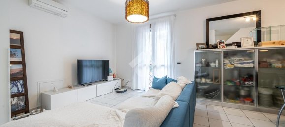 4 bedrooms Villa in Quattro Castella, Italy No. 346168 3