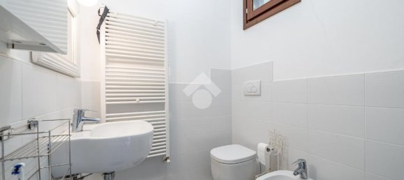 4 bedrooms Villa in Quattro Castella, Italy No. 346168 8