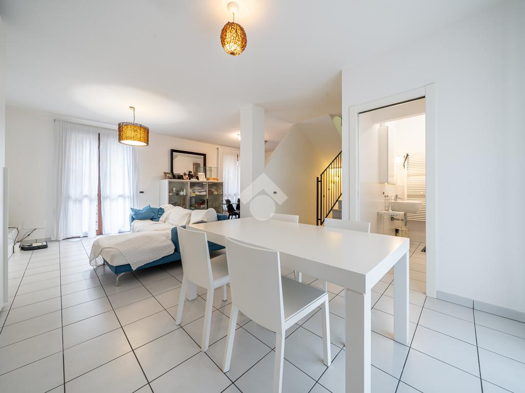 4 bedrooms Villa in Quattro Castella, Italy No. 346168