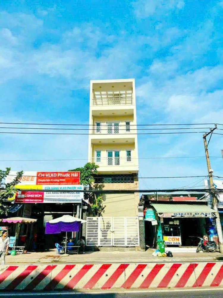 125m² Townhouse in District 7, Vietnam No. 9797