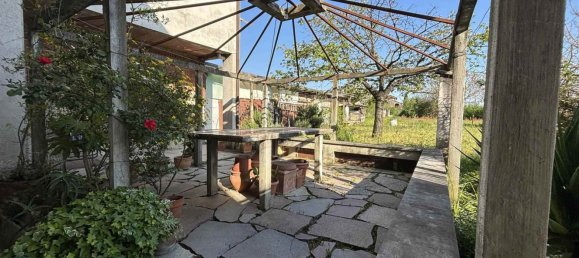 Дом с 10 комнатами в Кастельнуово Магра, Италия № 68559 15