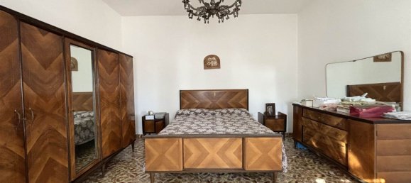 Дом с 10 комнатами в Кастельнуово Магра, Италия № 68559 22