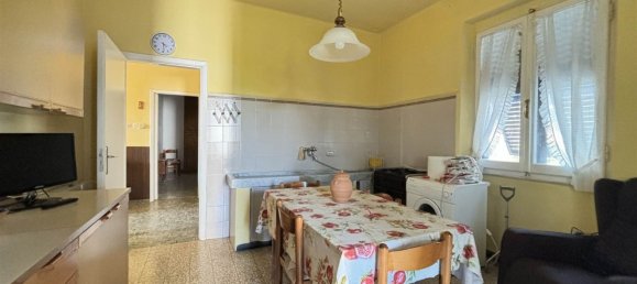 Дом с 10 комнатами в Кастельнуово Магра, Италия № 68559 17