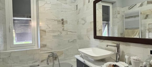 Дом с 10 комнатами в Кастельнуово Магра, Италия № 68559 13