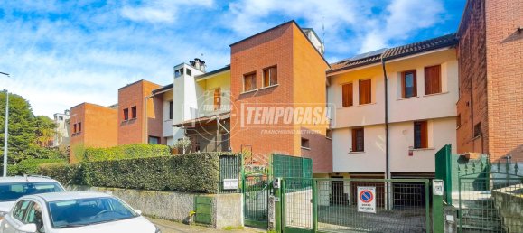 4-salle Maison à Paullo, Italy No. 77590 51