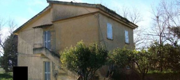 4-salle Appartement à Lamezia Terme, Italy No. 184786 10