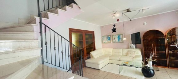 3 bedrooms Villa in Termoli, Italy No. 274180 5