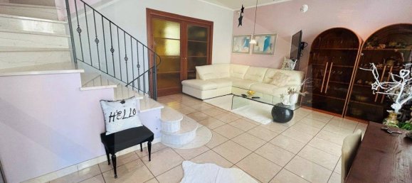 3 bedrooms Villa in Termoli, Italy No. 274180 6