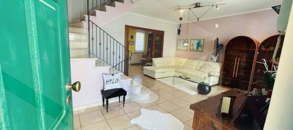 3 bedrooms Villa in Termoli, Italy No. 274180 3