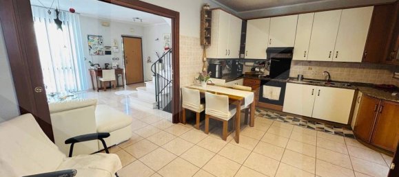 3 bedrooms Villa in Termoli, Italy No. 274180 9