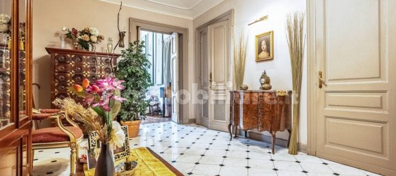 5 bedrooms Apartment in Turin, Italy No. 336304 9