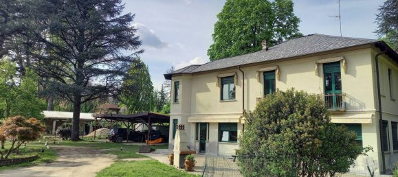 6 bedrooms Villa in Turin, Italy No. 321486 2