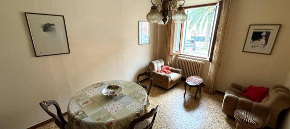 Дом с 7 комнатами в Порто Сан Джорджо, Италия № 14945 4