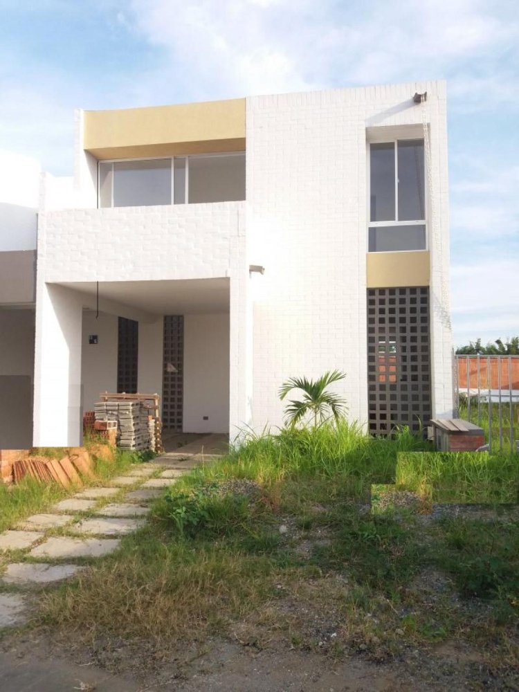 2 bedrooms House in Valle del Cauca, Colombia No. 4230