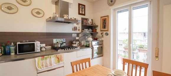 3 rooms Apartment in Rome, Italy No. 233235 8