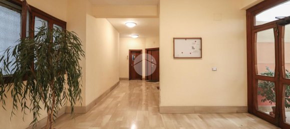 3 rooms Apartment in Rome, Italy No. 233235 4