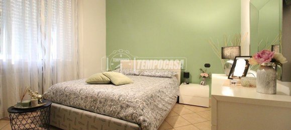 Квартира с 3 комнатами в Реджо Эмилия, Италия № 39799 15