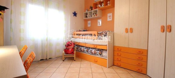 Квартира с 3 комнатами в Реджо Эмилия, Италия № 39799 18