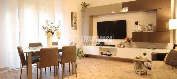 Квартира с 3 комнатами в Реджо Эмилия, Италия № 39799 7