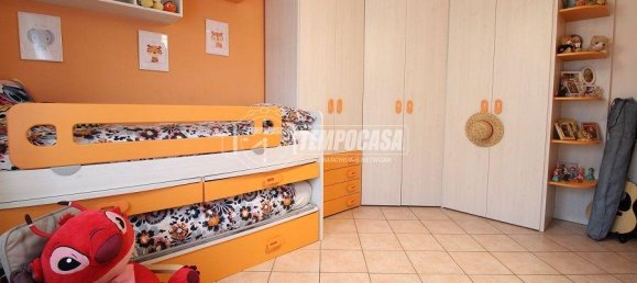 Квартира с 3 комнатами в Реджо Эмилия, Италия № 39799 20