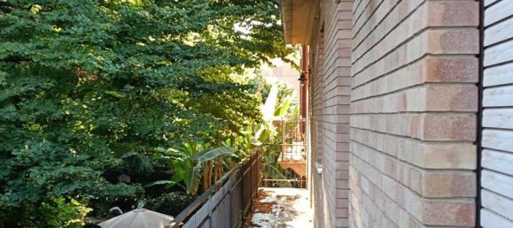 4 bedrooms Villa in Ferrara, Italy No. 273963 10