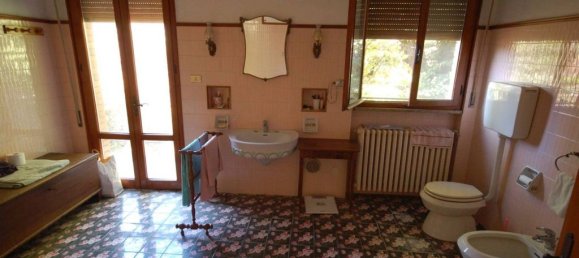 4 bedrooms Villa in Ferrara, Italy No. 273963 19