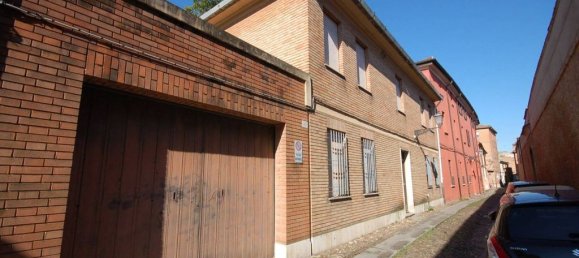 4 bedrooms Villa in Ferrara, Italy No. 273963 3